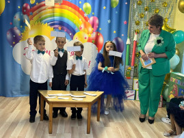 Выпускные в детском саду Выпускные в детском саду.